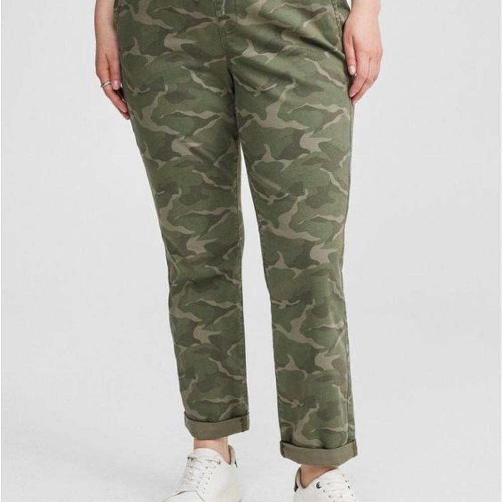 Torrid Weekend Boyfriend Stretch Twill Mid Rise Pant - Camo Cadet